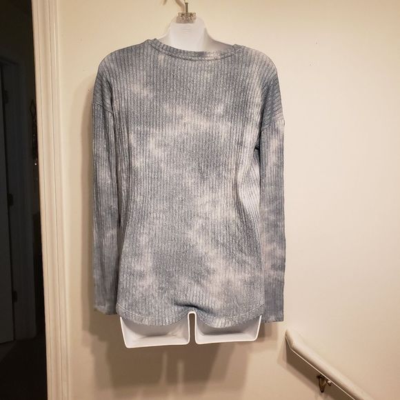 American Eagle top - Picture 6 of 6